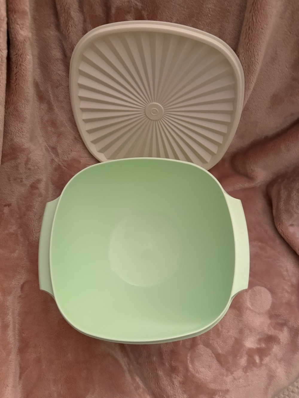 💚Tupperware Servalier Bowl Mint Green 2.8L/ 11 3/4 cups mix prep store serve NEW - Picture 5 of 9
